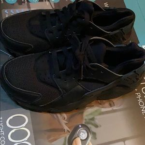 Nike huaraches-black-size-7